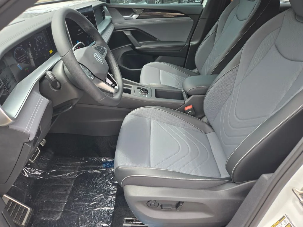New 2026 White Volkswagen 2.0T SE R-Line Black image 6