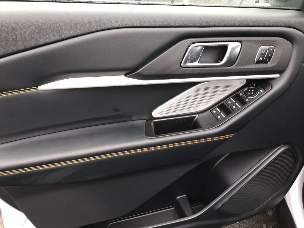 New 2026 Space White Metallic Ford Tremor® image 13