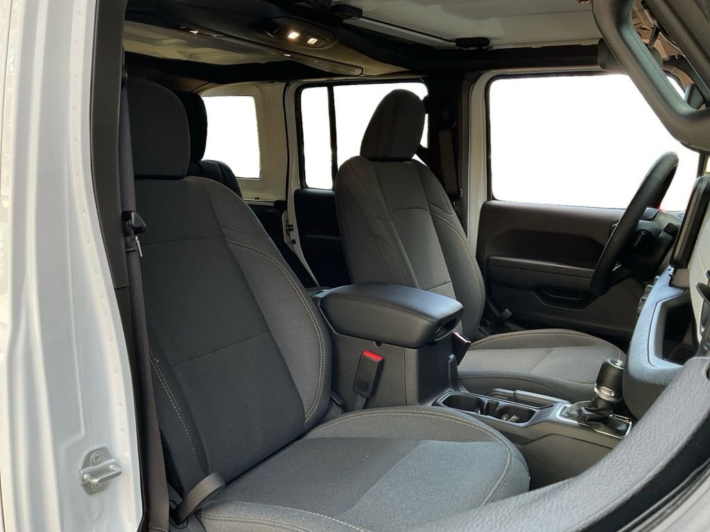 New 2026 Bright White Clear-Coat Exterior Paint Jeep Sport S image 27
