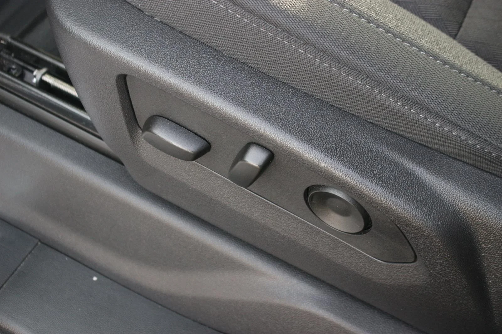 Used 2025 Sterling Gray Metallic Chevrolet LT image 20