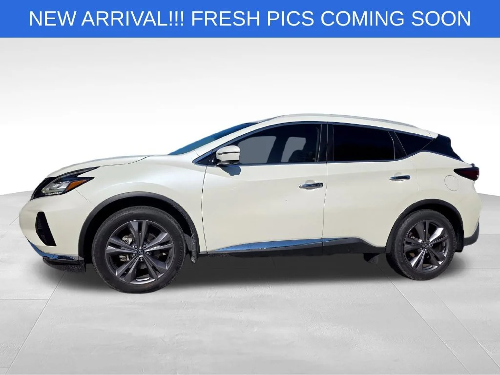 Used 2021 White Nissan Platinum FWD image 3