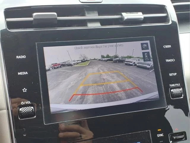 Used 2024  Hyundai SEL image 6