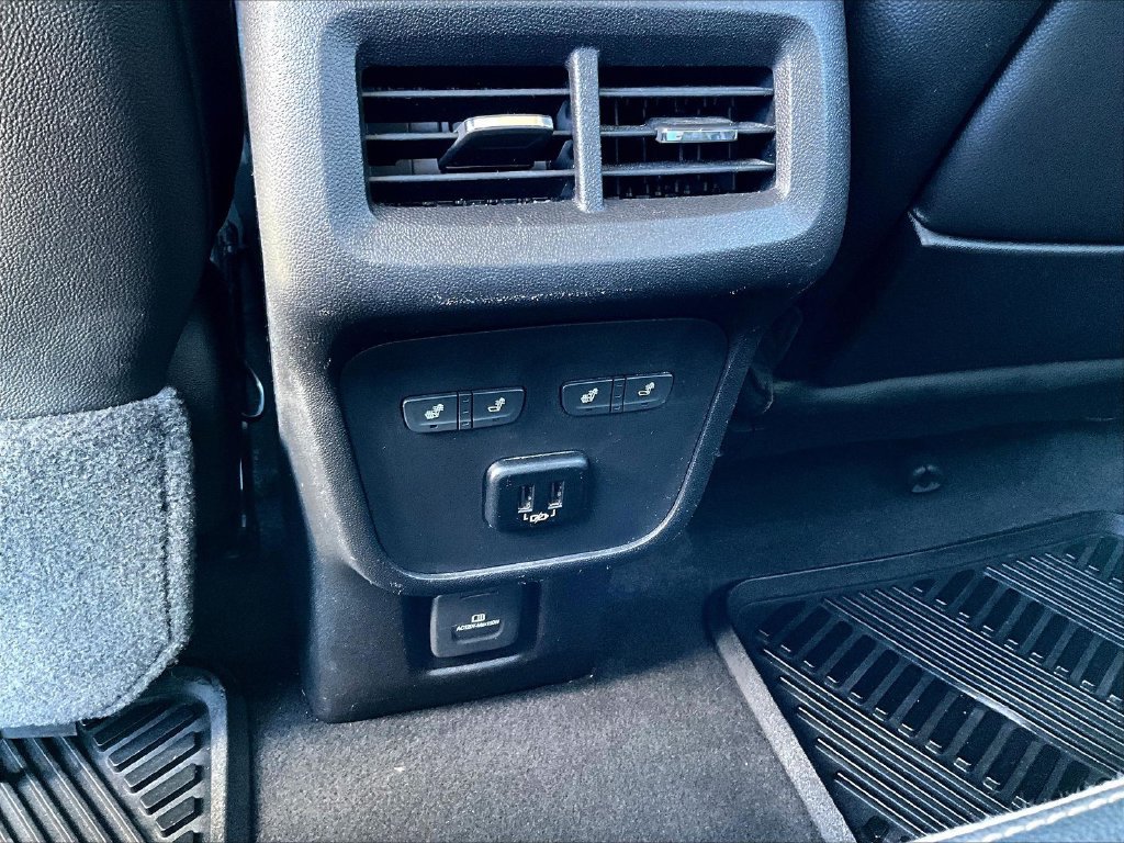 Used 2018 White GMC Denali image 11