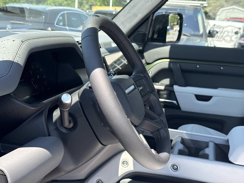 New 2026 Woolstone Green Land Rover X image 12