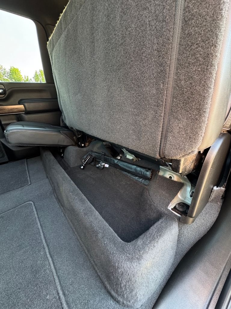 Used 2022 Silver Ice Metallic Chevrolet High Country image 42