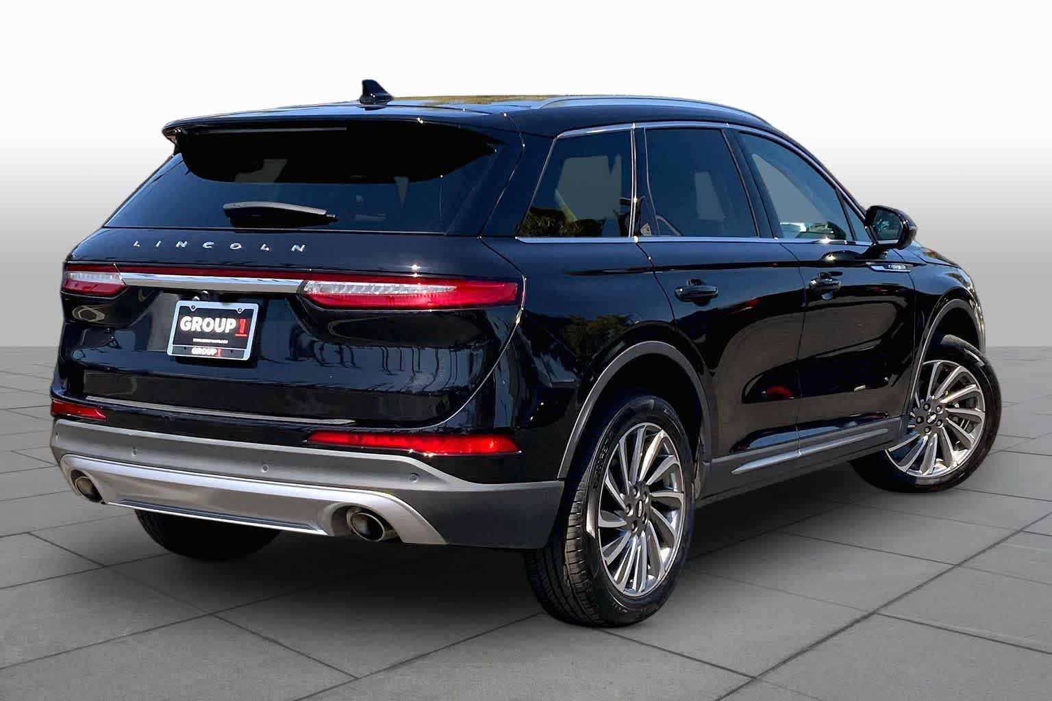 Used 2024 Infinite Black Metallic Clearcoat Lincoln Reserve image 11