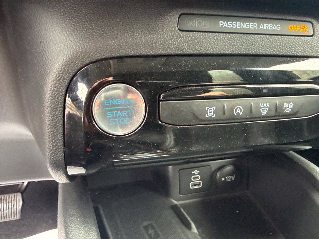 Used 2025 Gray Ford Platinum image 31