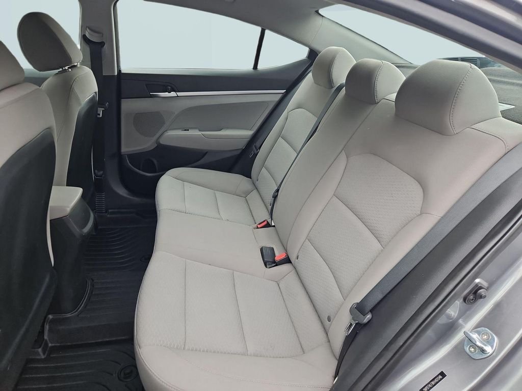 2019 Hyundai Elantra SE - Photo 23