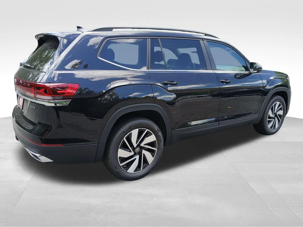New 2026 Black Volkswagen 2.0T SE w/Technology image 5