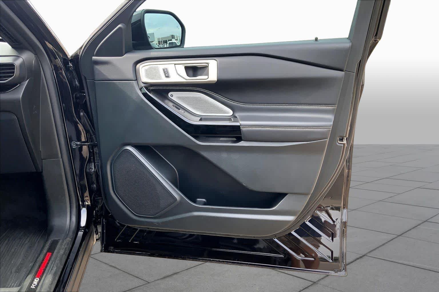 Used 2024 Agate Black Metallic Ford ST image 23