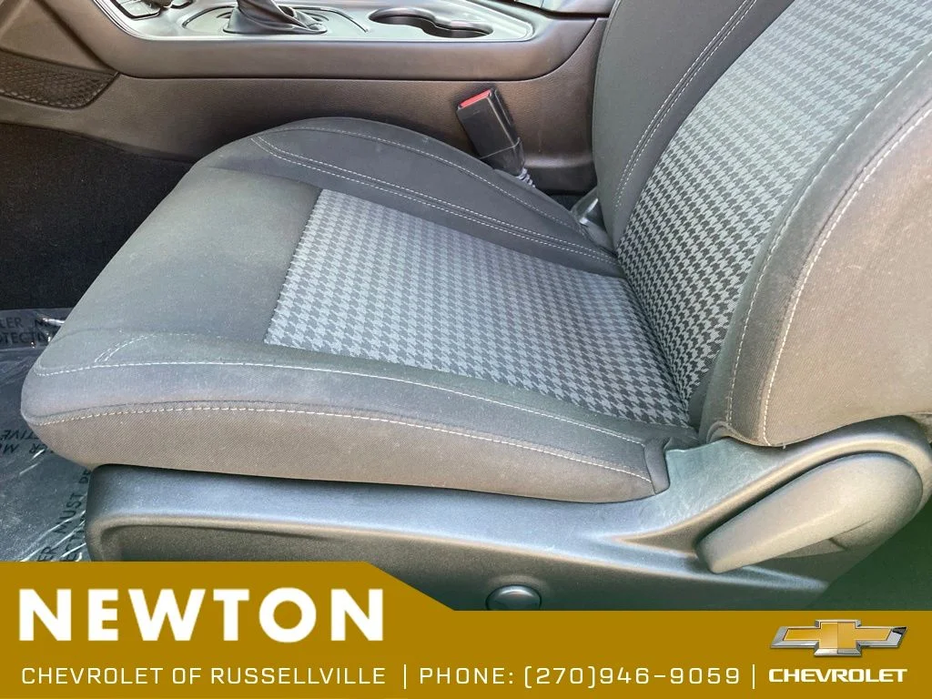 Used 2023 Sublime Metallic Dodge SXT image 6