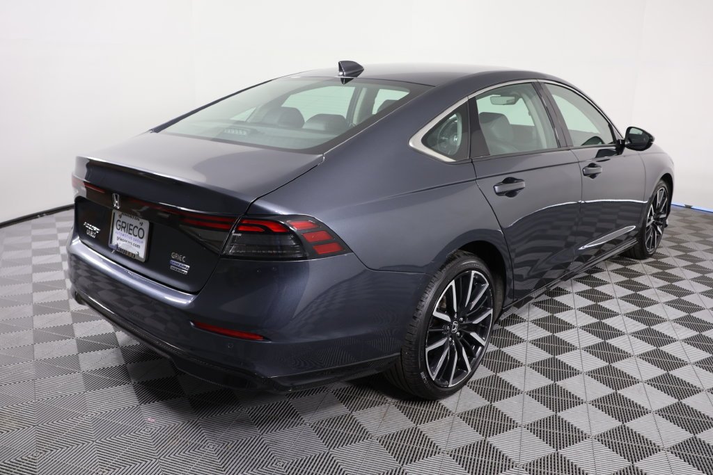 Used 2024  Honda Touring image 8