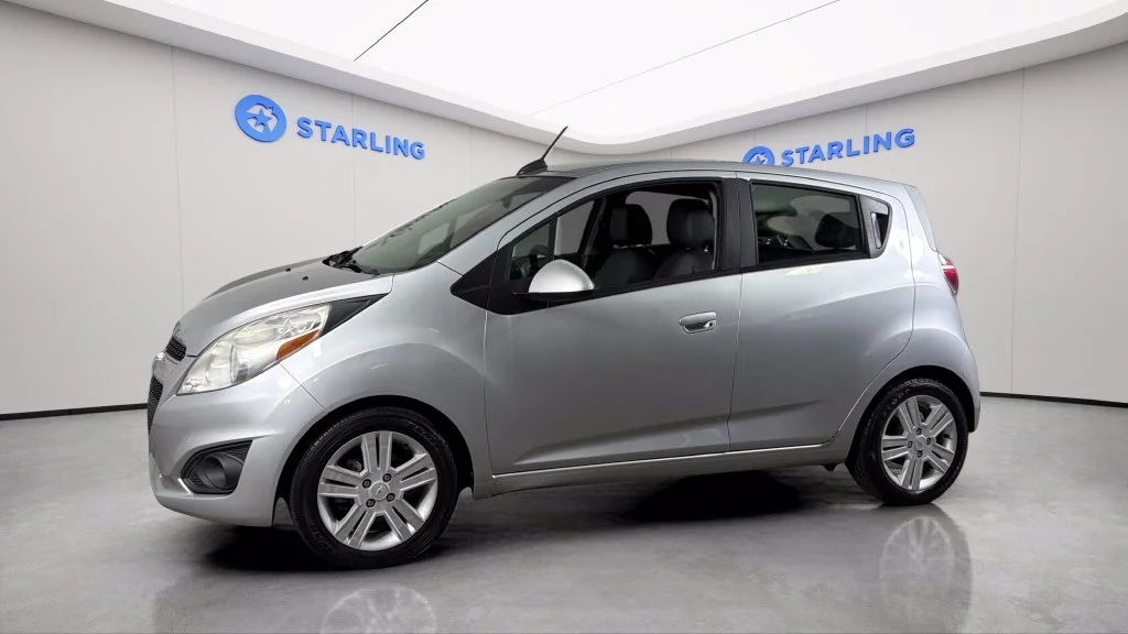 Used 2015 SILVER ICE Chevrolet LT image 2