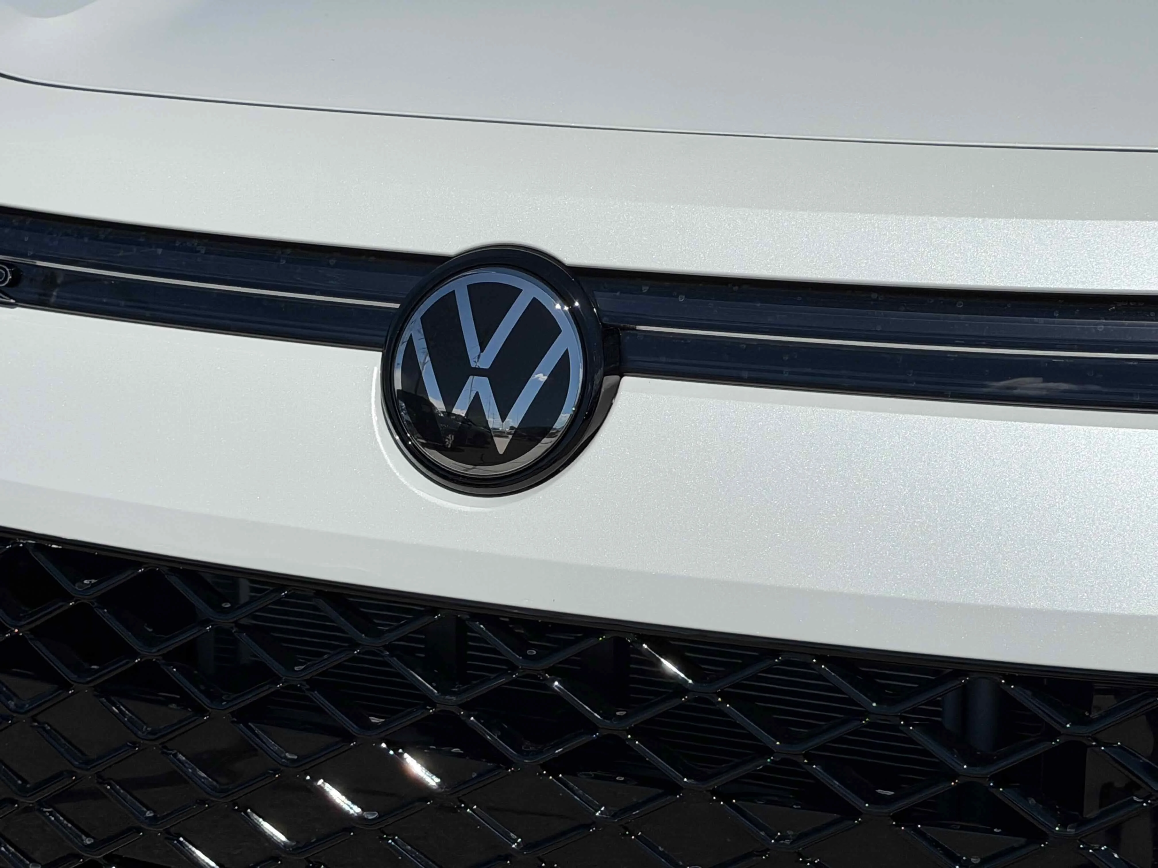 New 2026 Opal White Volkswagen SE R-Line Black image 11