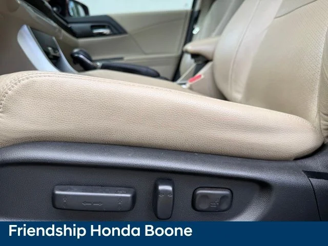 Used 2013 Red Honda EX-L image 17