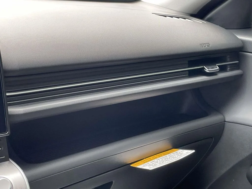 New 2026 White Hyundai SEL Premium image 30