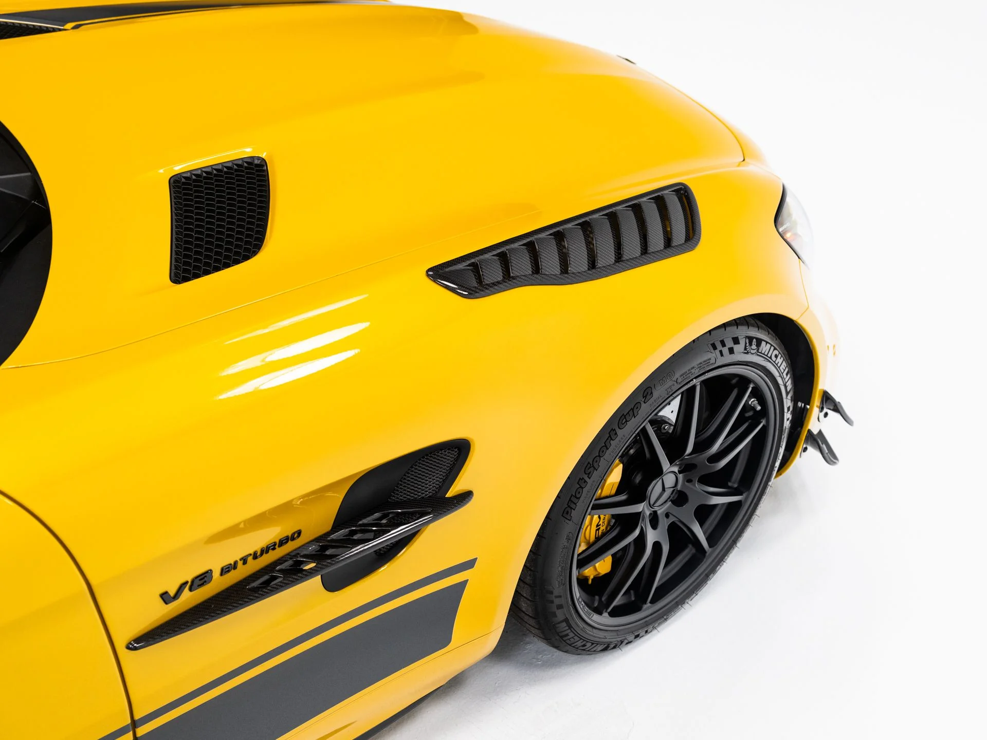 Used 2020 AMG Solarbeam Yellow Metallic Mercedes-Benz R image 17