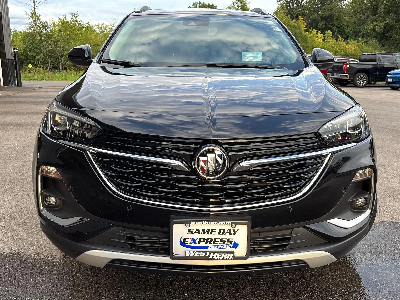 Used 2023 EBONY TWILIGHT METALLIC Buick Essence image 2