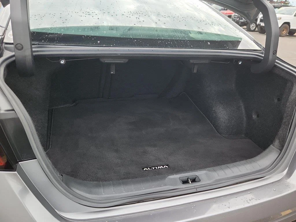 Used 2019 Gun Metallic Nissan 2.5 Platinum image 10