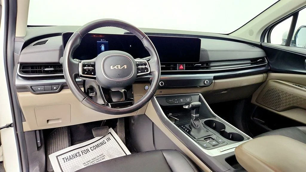 Used 2025 Snow White Pearl Kia LXS FWD image 12