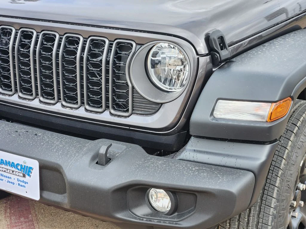 New 2026 Granite Crystal Metallic Clear-Coat Exterior Paint Jeep Sport image 5