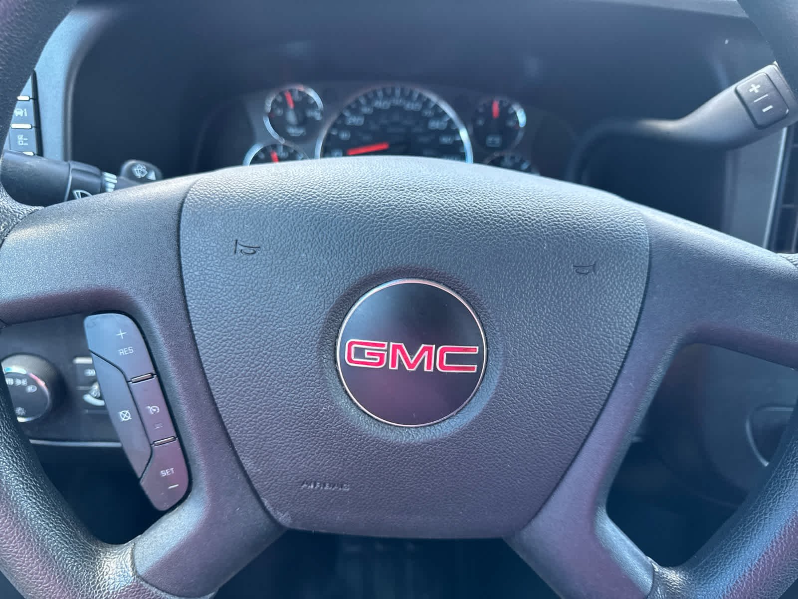 2024 GMC Savana Cargo Work Van - Photo 21