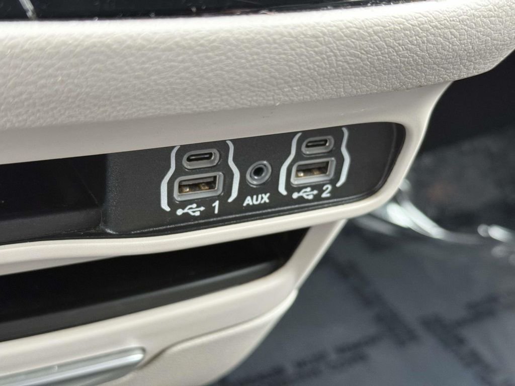 Used 2024 Black Chrysler Touring L image 30