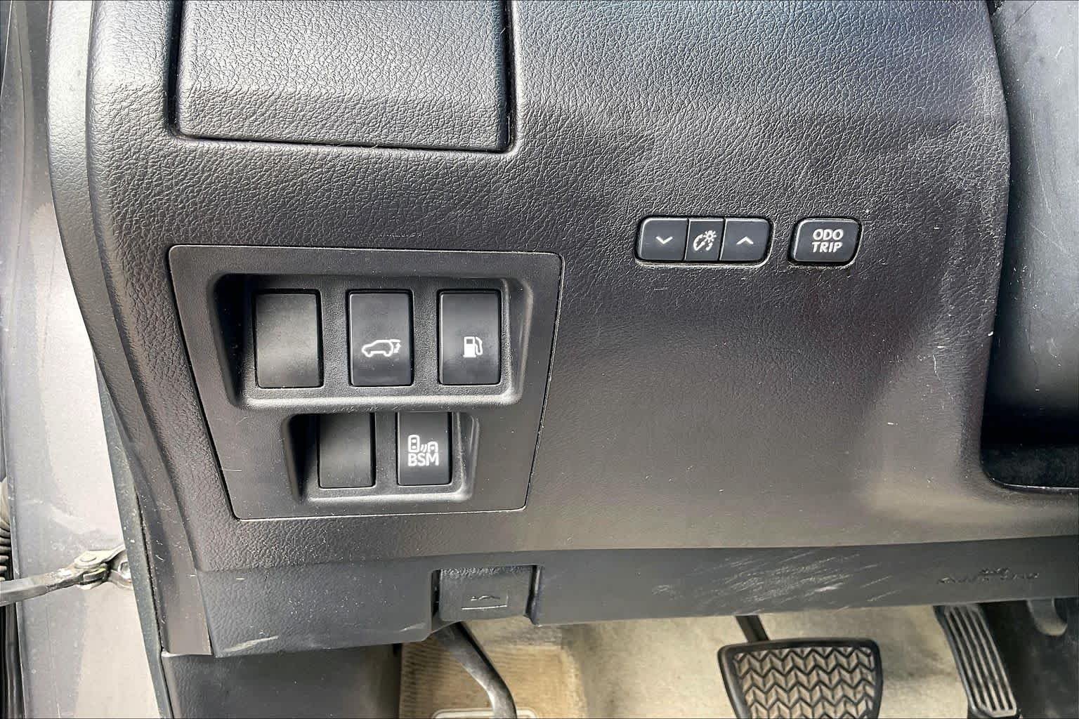 Used 2015 Nebula Gray Pearl Lexus  image 33