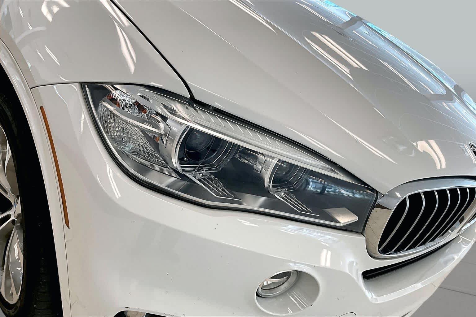 Used 2017 Alpine White BMW sDrive35i image 25
