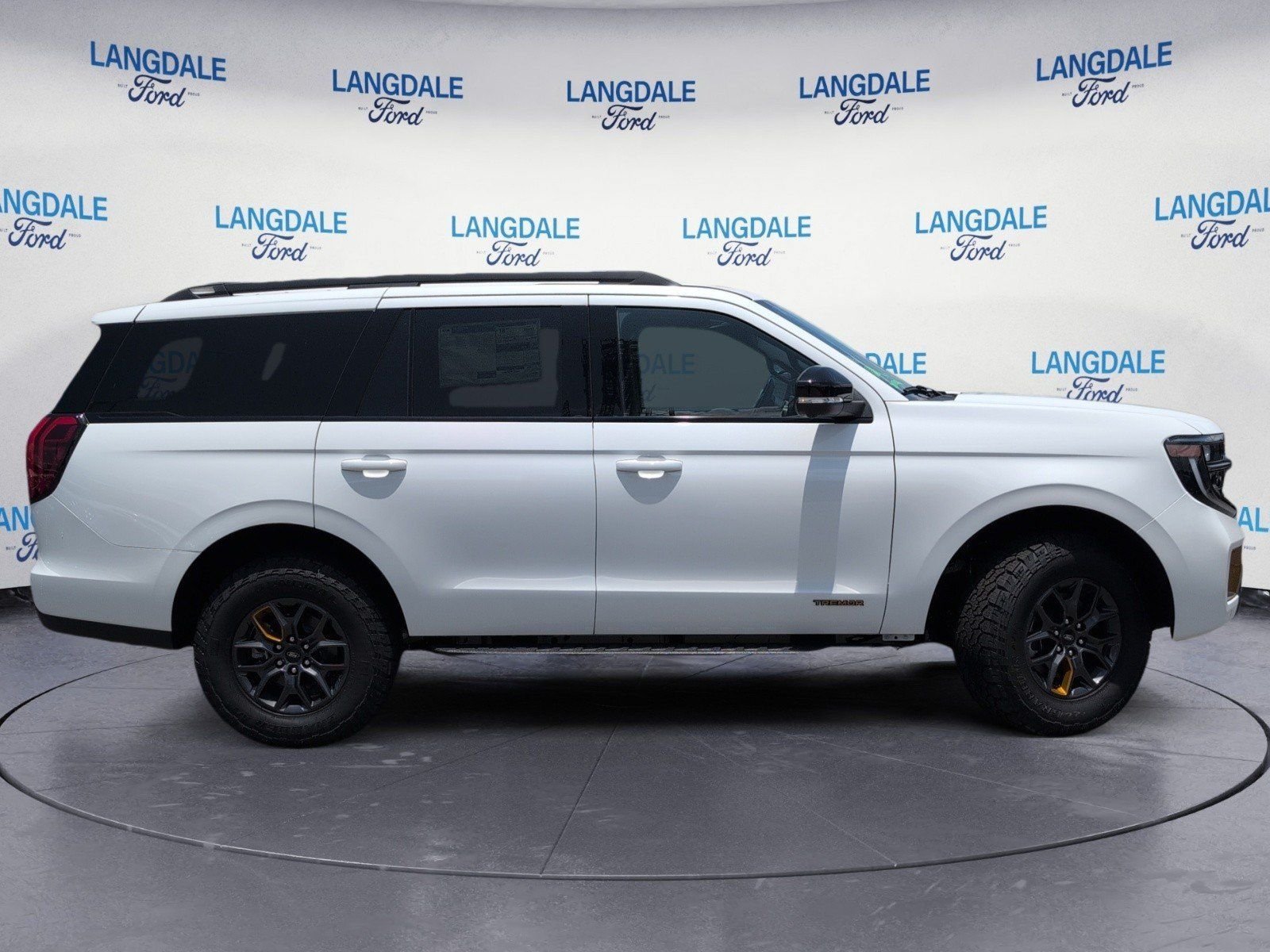 New 2026 Star White Metallic Tri-Coat Ford Tremor image 3