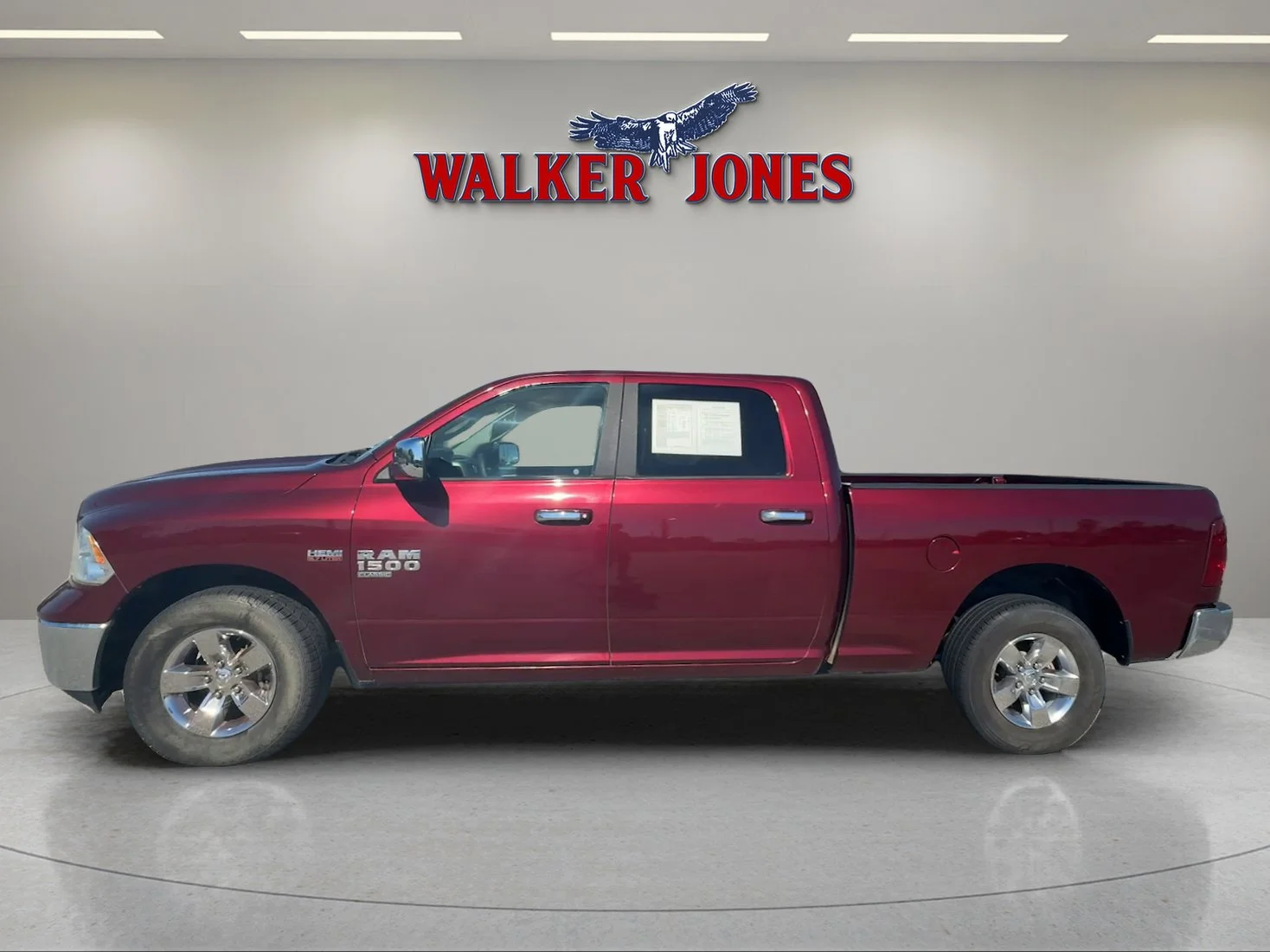 Used 2019 Delmonico Red Pearlcoat Ram SLT image 4