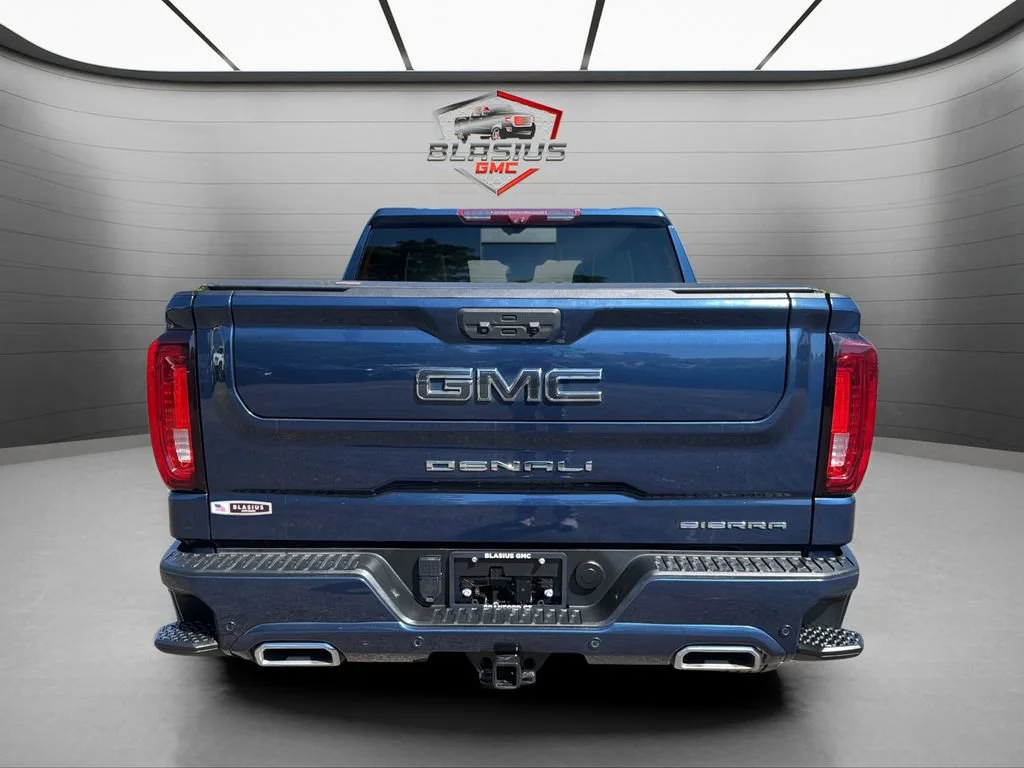 Used 2022 Pacific Blue Metallic GMC Denali Ultimate image 4