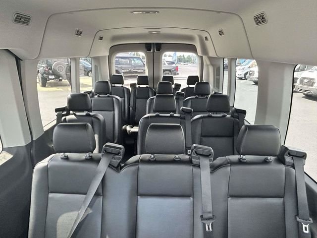 New 2026 Oxford White Ford XL image 7