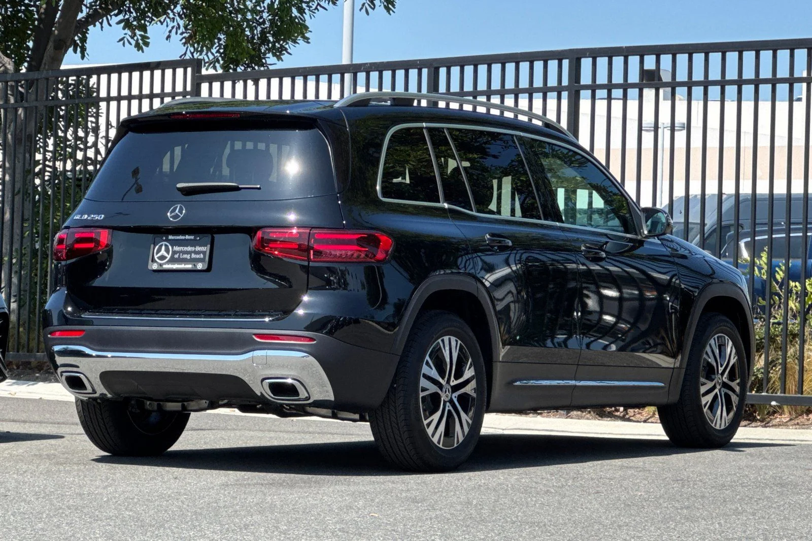 New 2026 Black Mercedes-Benz GLB 250 image 5