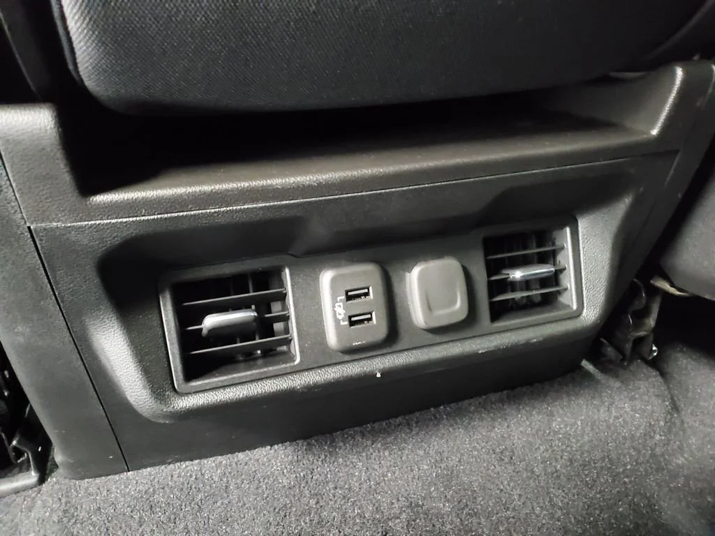 Used 2020 PACIFIC BLUE METALLIC GMC SLE image 27