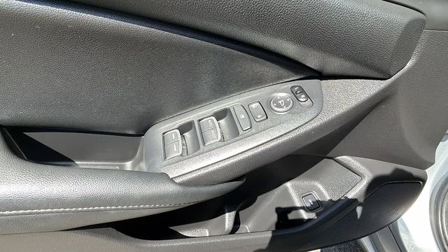 Used 2021 Silver Honda LX image 19