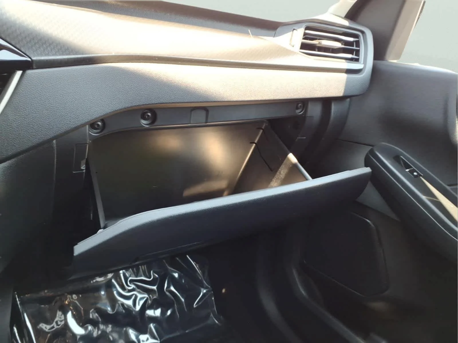 Used 2022 Agate Black Metallic Ford SEL image 27
