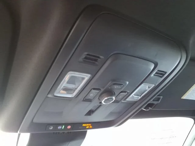 Used 2025 Sterling Metallic GMC Denali image 27