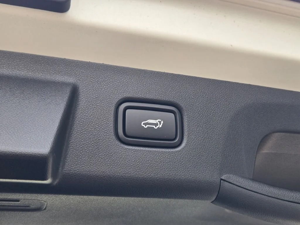 New 2026 White Pearl Hyundai SEL Premium image 14