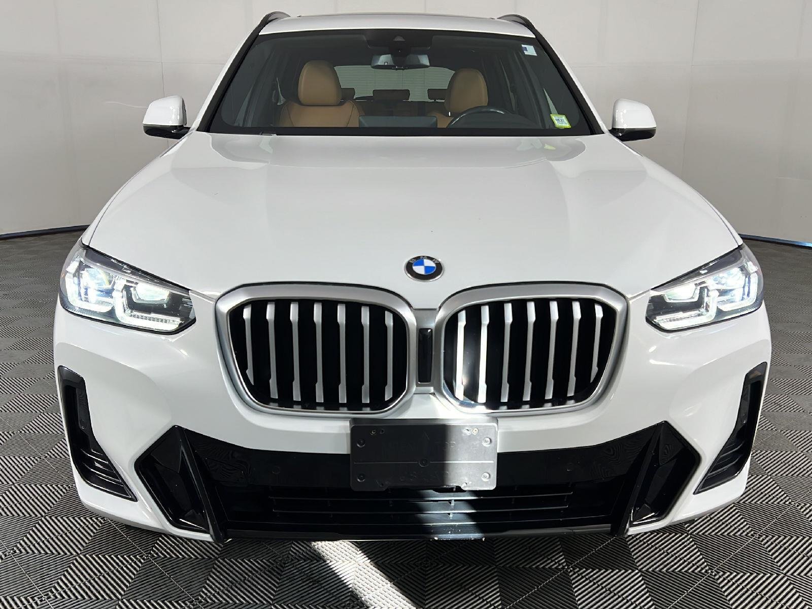 Used 2023 Alpine White BMW xDrive30i image 43