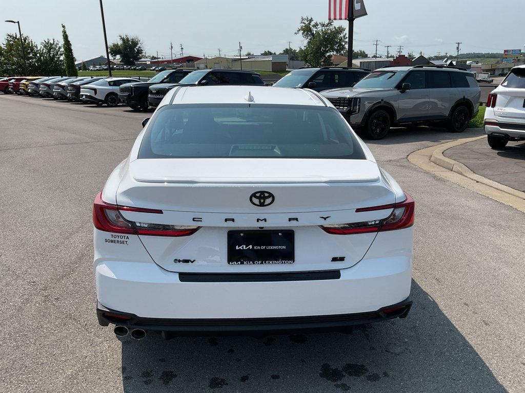 Used 2025 Ice Cap Toyota SE image 8