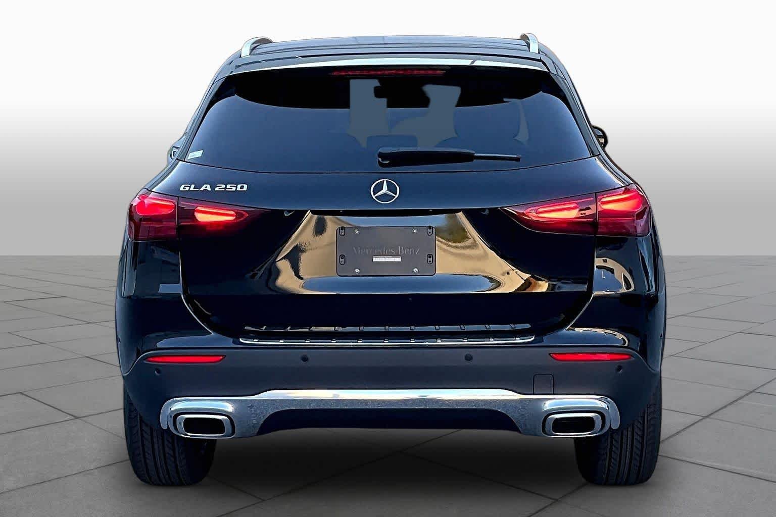 Used 2026 Night Black Mercedes-Benz GLA 250 image 5
