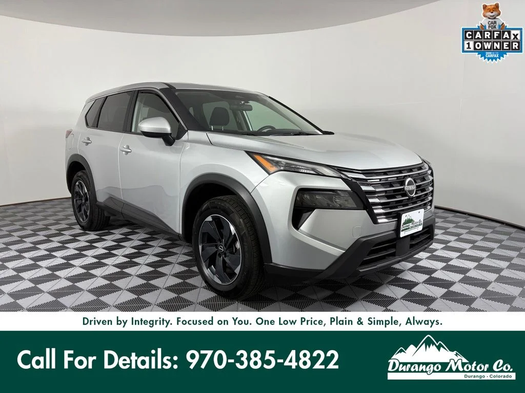 Used 2025 Silver Nissan SV image 5