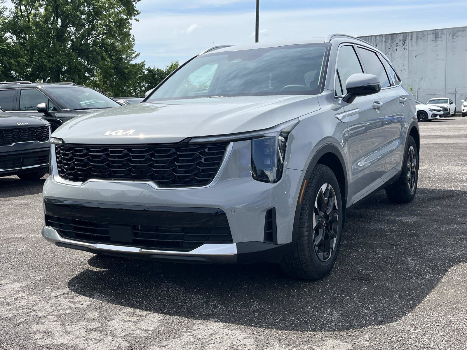 New 2026 Wolf Gray Kia S image 3