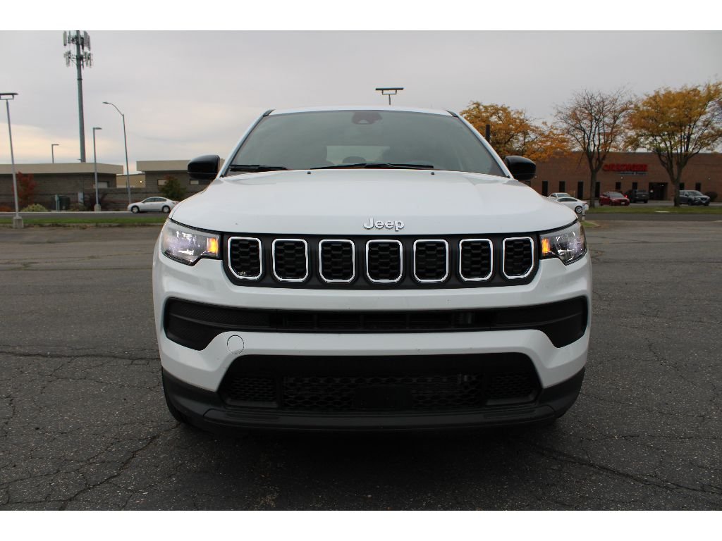 2025 Jeep Compass Sport photo 2