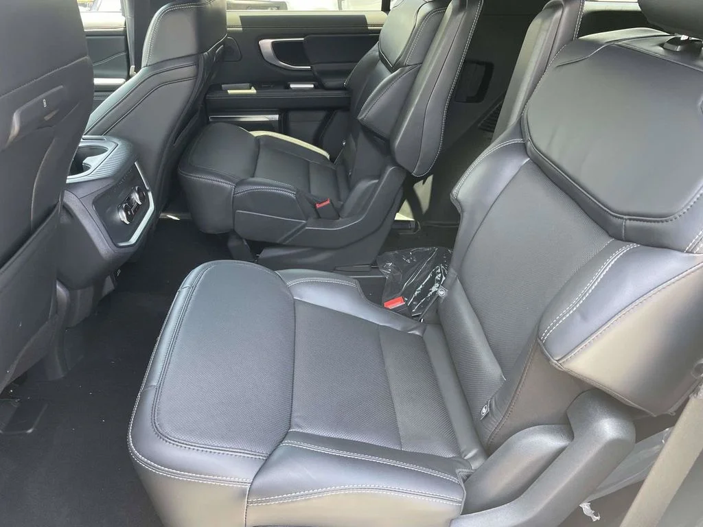 New 2027 White Ford Platinum image 12