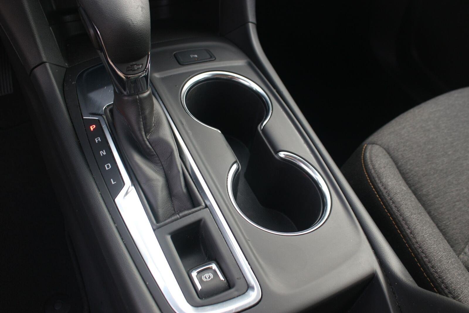 Used 2024 Lakeshore Blue Metallic Chevrolet LT image 20