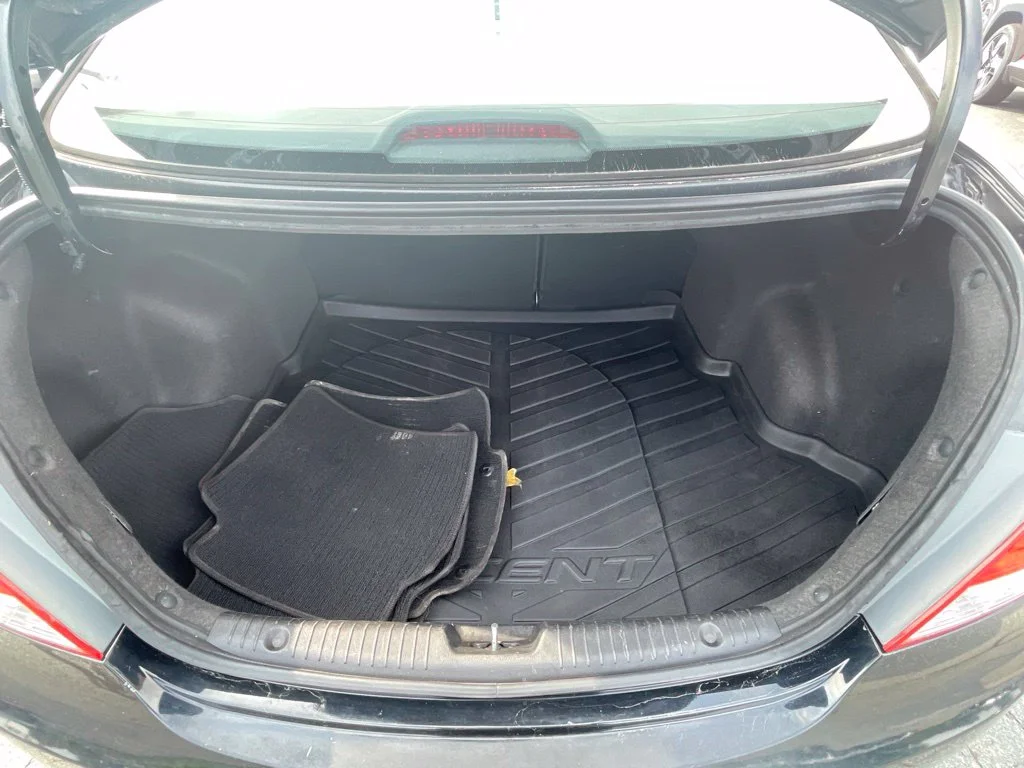 Used 2013 Black Hyundai GLS image 13