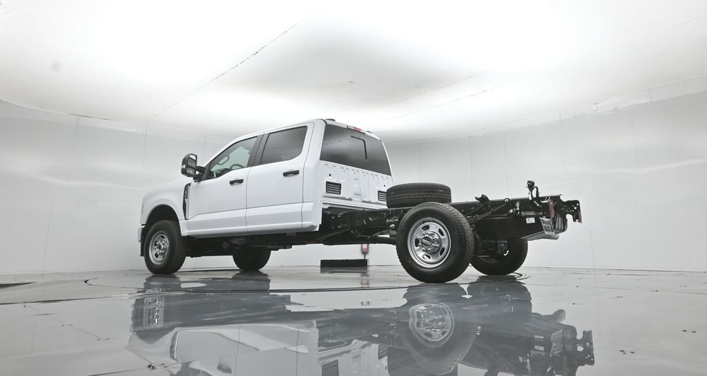 New 2026 Oxford White Ford XL image 46