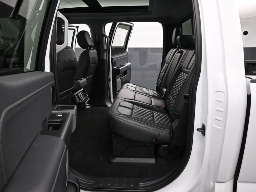 New 2026 Oxford White Ford Lariat image 21